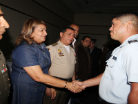 Gobernadora preside ascenso de 200 funcionarios policiales