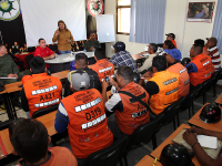 Gobernadora Santaella propone mesa de Gobierno para motorizados