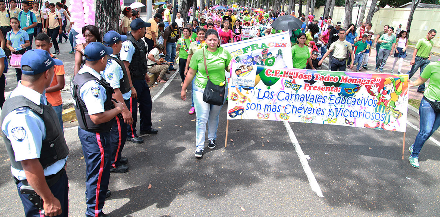 Más de 200 efectivos resguardan desfile de Carnaval escolar