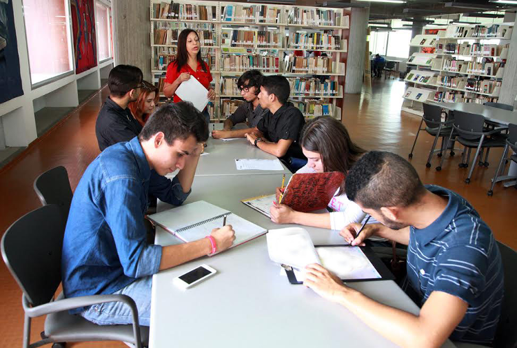 REDBIM dicta conversatorio sobre el Himno Nacional 