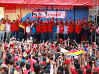Con masiva participación revolucionaria cerró Campaña de Precandidatos