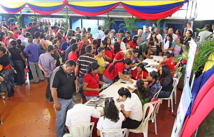 Gobierno de Santaella brinda atención a trabajadores del Ejecutivo Regional