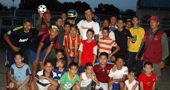 Gobernación de Monagas regaló artículos deportivos a padres en su día
