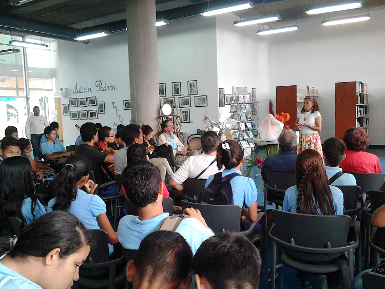 Promueven el Amor y el Respeto por las Personas en Edad de Oro