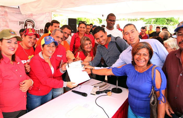 Santaella entrega Bs 16 millones para Servicios de Agua Potable