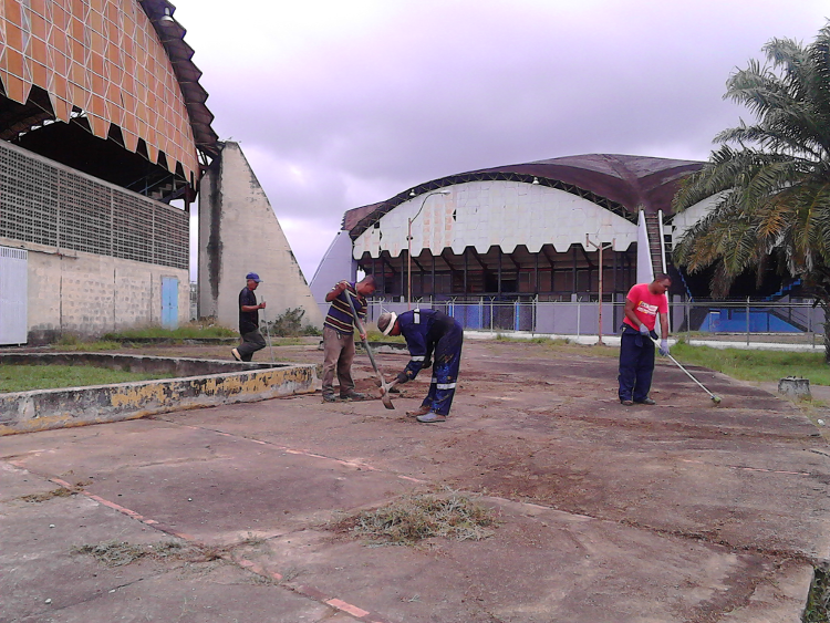 Gobernación realiza limpieza en el Polideportivo de Maturín