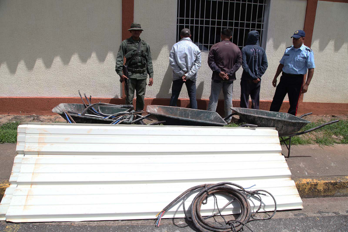 Detenidos tres sujetos por el supuesto robo de materiales en Cementera Cerro Azul
