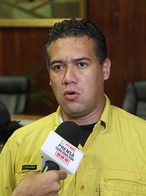 Poder Popular realiza reparación de Pupitres en Centros Educativos