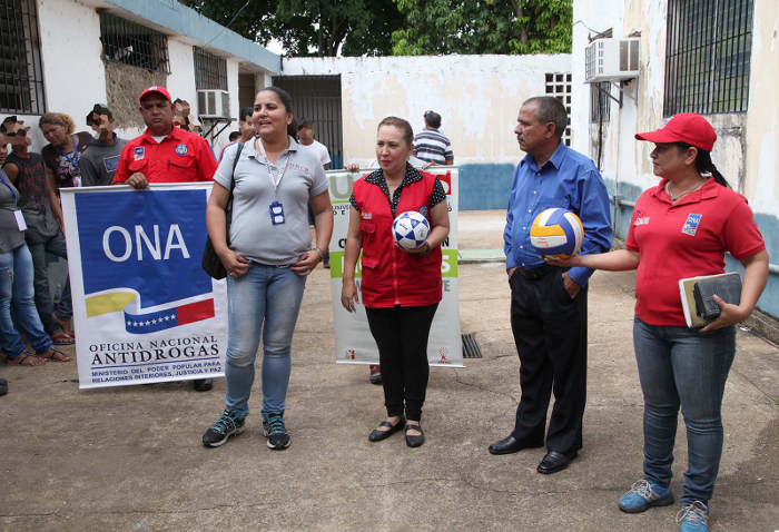 Policía Comunal entrego material deportivo a menores privados de libertad en PoliMonagas