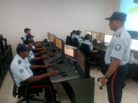 Efectivos policiales inician pruebas para ascensos