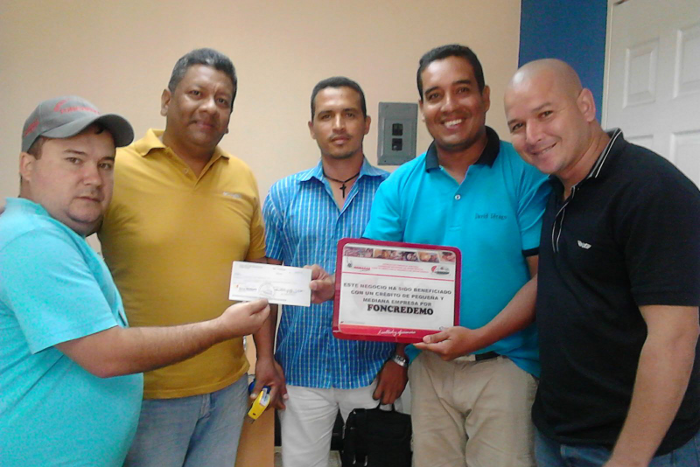 Foncredemo financió Bs. 2,4 millones a empresas de producción social de la Unesr