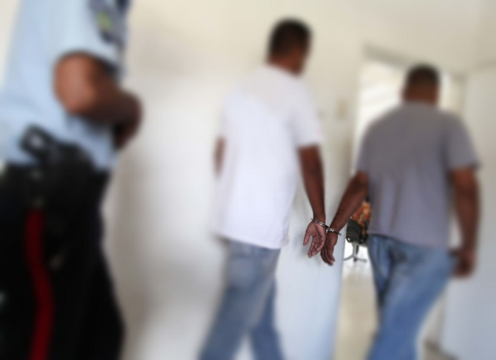 PoliMonagas captura a dos sujetos por Robo de productos en Farmatodo