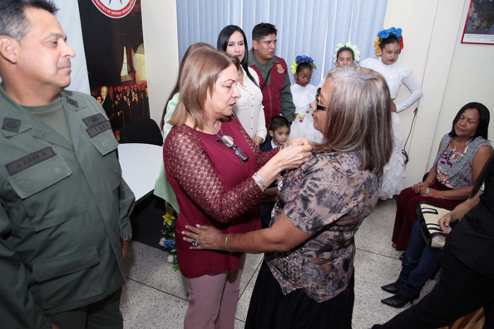 Gobierno Bolivariano entrega “Orden 27 de junio” a cinco docentes de Monagas