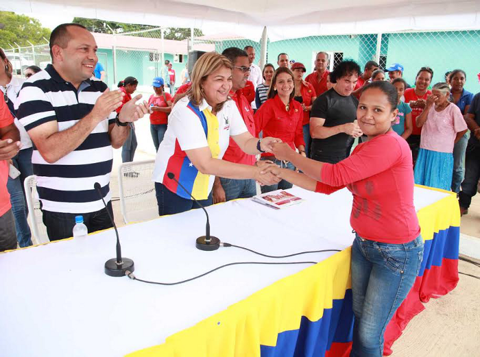 Santaella entregó vivienda 47 mil en Uracoa
