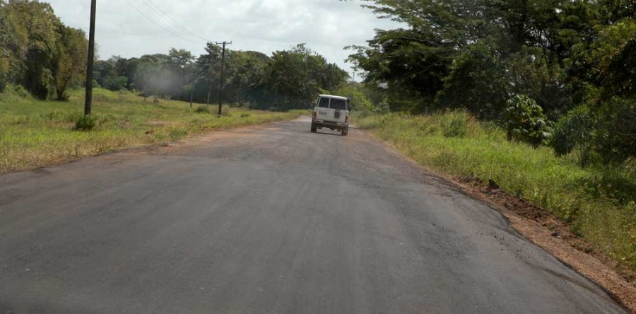 Más 14 Km de vía asfalta Gobierno Bolivariano en Isla de Guara