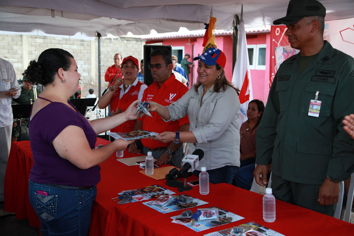 Gobierno Revolucionario entregó 69 casas a funcionarios militares
