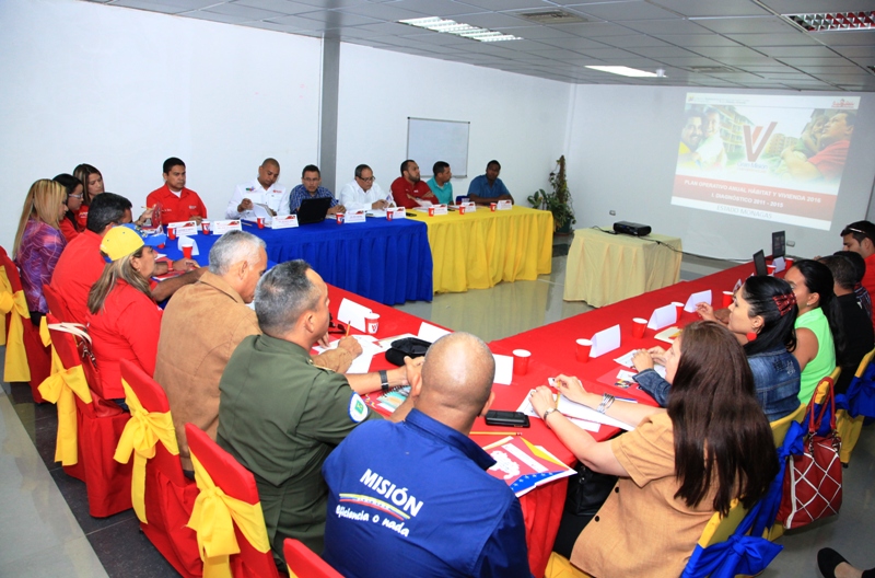 Órgano estatal de la vivienda revisará situación de urbanismos de la GMVV