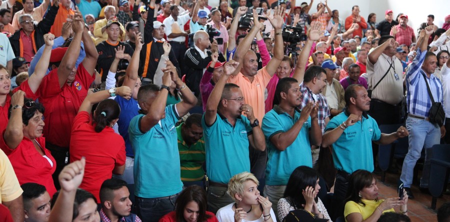 Transportistas dicen sí al aumento de la gasolina