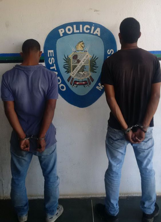 Dos capturados por porté ilícito de arma