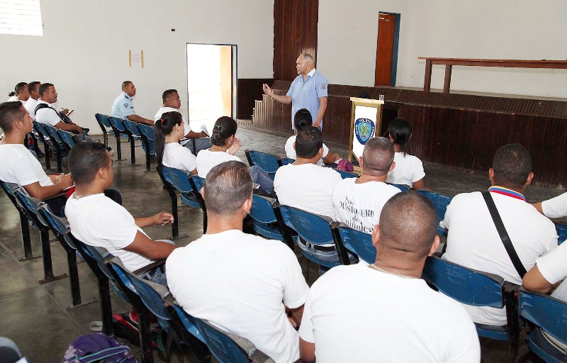 Reentrenan a más de 800 efectivos policiales en Política Criminal