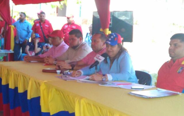 Santaella supervisa planta procesadora de alimentos para animales