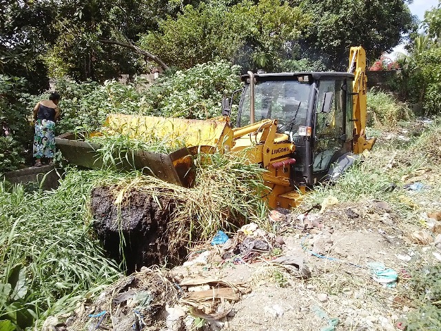 Gobernación y Barrio Tricolor inician limpiezas de caños en Monagas
