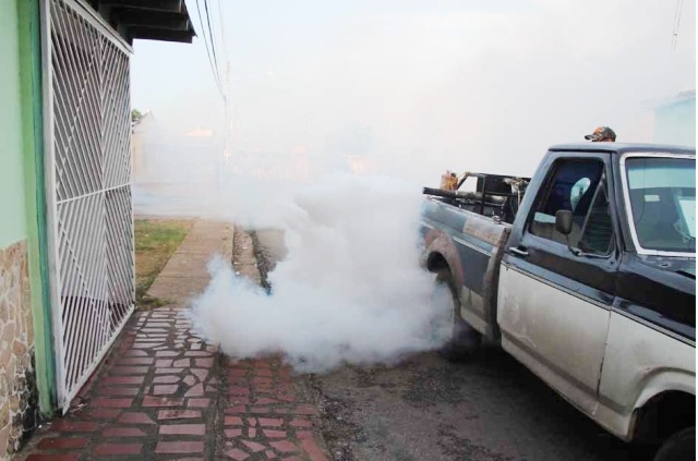 Más de 660 comunidades fumigadas por las autoridades de salud