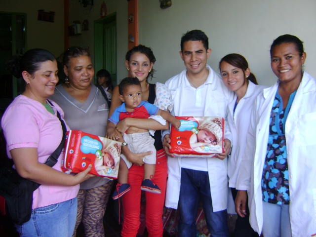 2 mil 655 pañales otorgados en jornadas asistenciales por sector salud