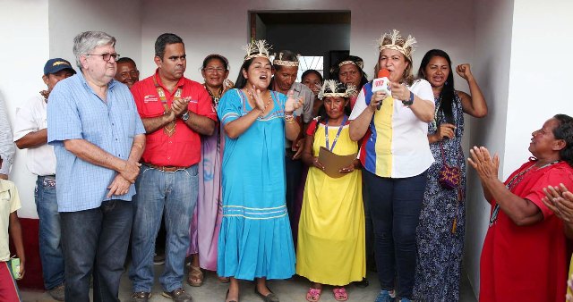 Gobierno revolucionario entregó 25 casas a familias indígenas en el sur de Monagas