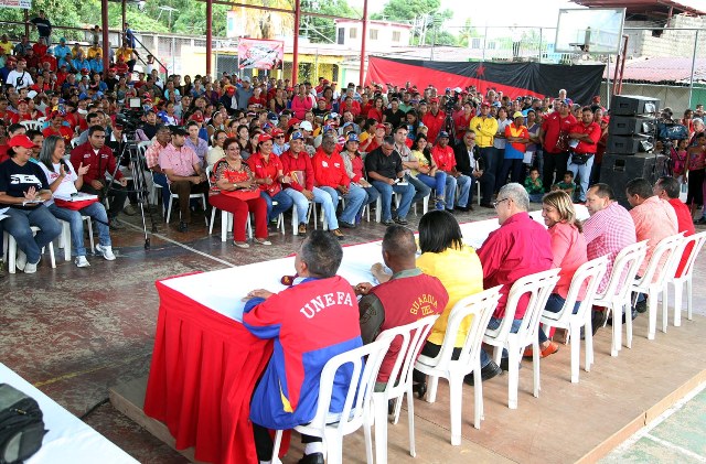 Municipio Bolívar comienza fase para la cría de pollos