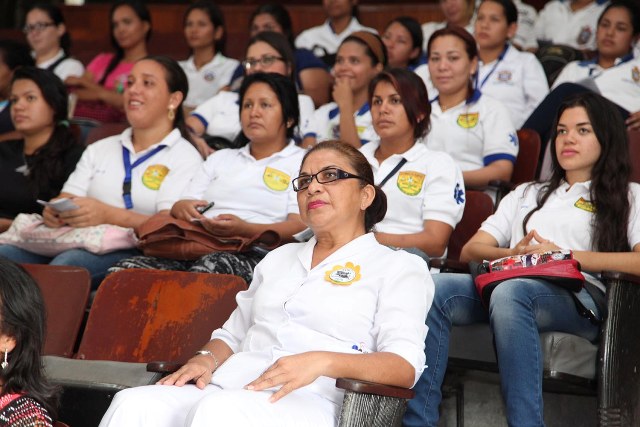 Personal de enfermería fortalece conocimientos para humanizar el servicio