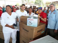 Más de Bs. 230 millones entregó Santaella en Los Barrancos de Fajardo