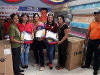Gobernación atiende a familias damnificadas en municipio Punceres