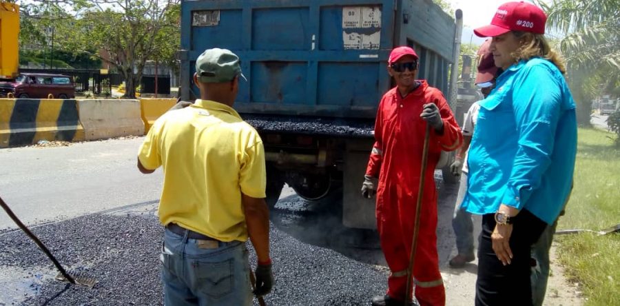 Santaella supervisó trabajos de asfaltado en Maturín