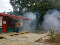 Salud Ambiental despliega equipos de fumigación en las escuelas