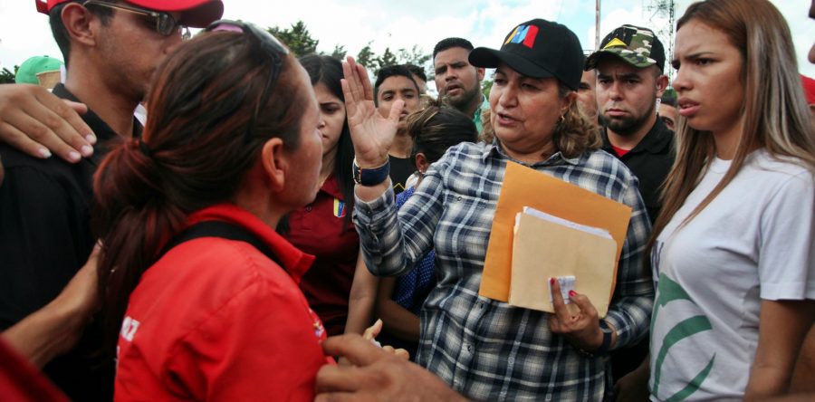 #EnFotos | Gobernadora Yelitza Santaella sigue atendiendo personalmente las necesidades del pueblo