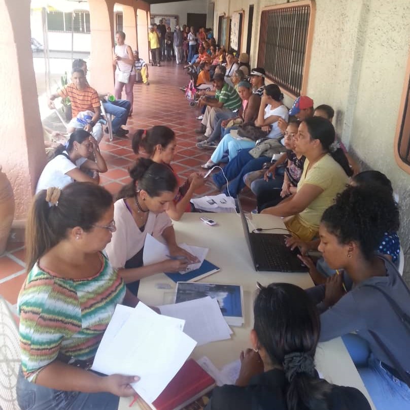 Autoridades de Salud desplegados para la inscripción de los nuevos médicos y enfermeras