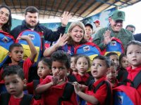 Santaella entregó bolsos escolares en la UE Isabel Padrino de Campos