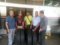 Entregan cauchos y baterías a 169 transportistas de Monagas