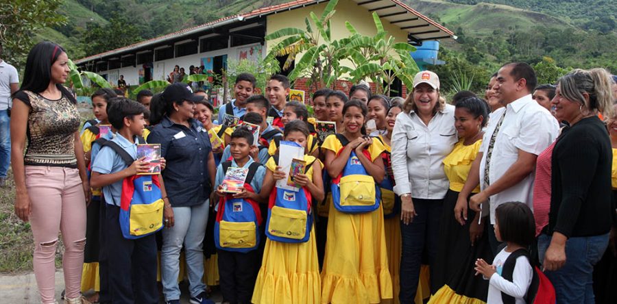 Santaella entregó rehabilitación de la escuela Ipure de Acosta