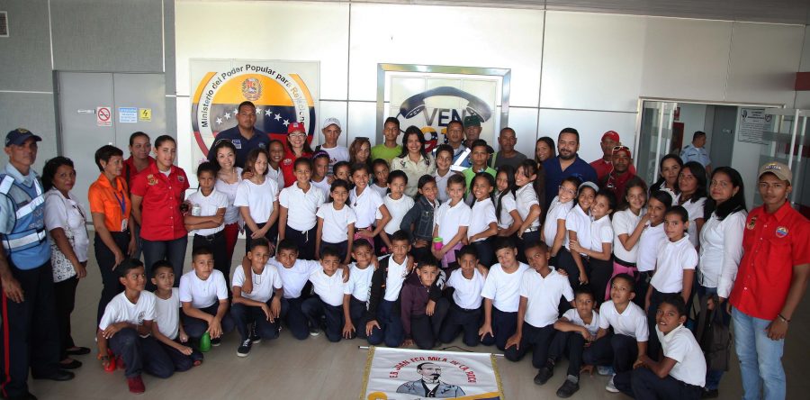 Más de 40 escolares visitaron sede Ven911 en Monagas