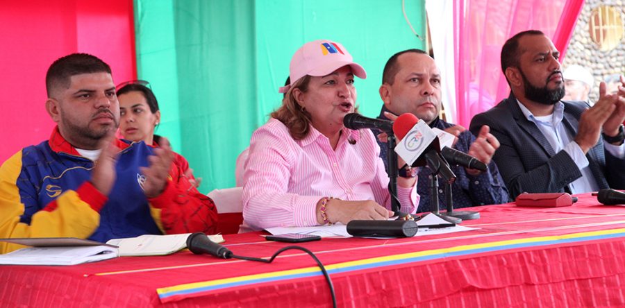 Santaella entregó créditos en el mcpio Ezequiel Zamora