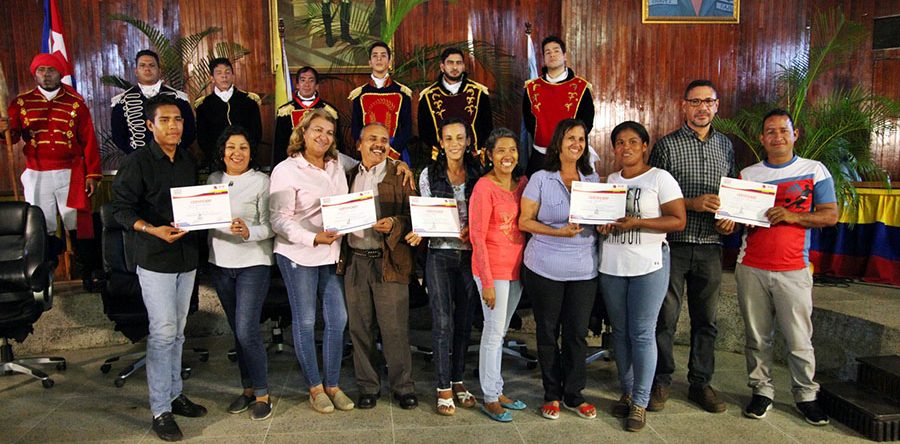 Se gradúan 899 profesionales en trabajo sociocultural comunitario