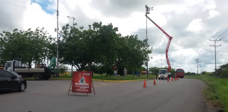 Continúan los trabajos de reparación de luminarias en el sur de Maturín
