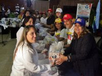 Santaella entregó kits de salud a médicos de los ASIC Maturín