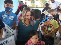 Inicia la Ruta Navideña del Niño Simón con la entrega de 280 juguetes en La Carbonera.
