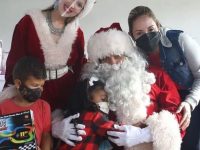 Santa y la señora Claus nos acompañaron en la entrega de mas de 2 mil juguetes.