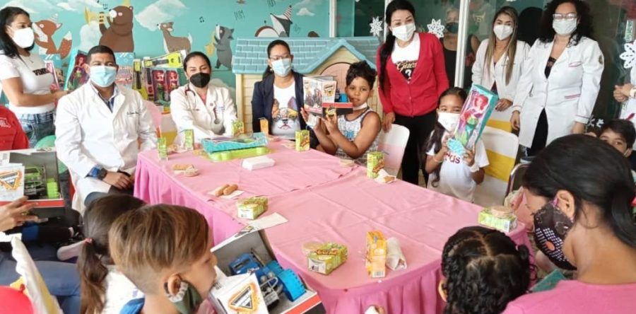 Reyes Magos llegan a la Unidad Pediátrica y de Triaje del Núñez Tovar.