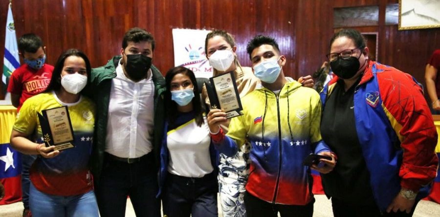 Gobernación y Alcaldía de Maturín condecoran a deportistas monaguenses .