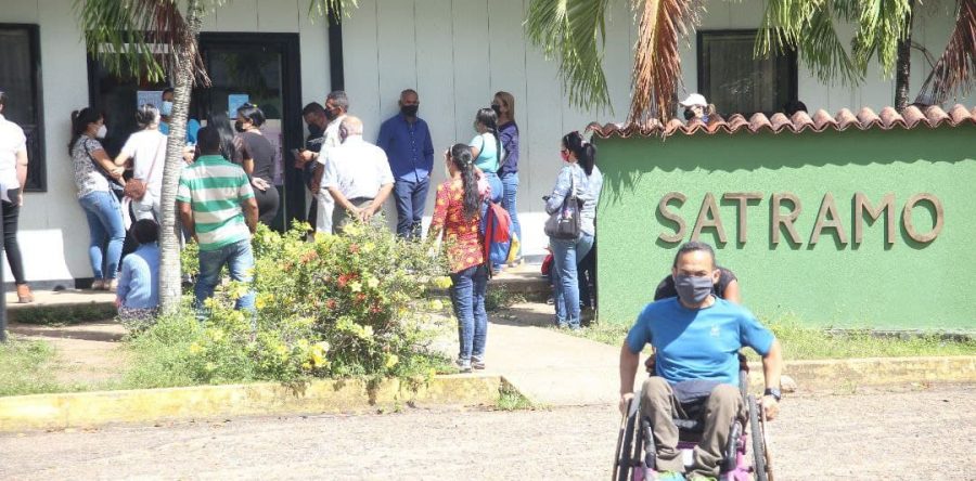 Trece médicos del triaje respiratorio del Humnt atienden 24/7 en Satramo.